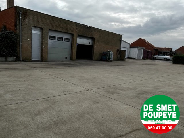 Handelsruimte met opslagplaats 