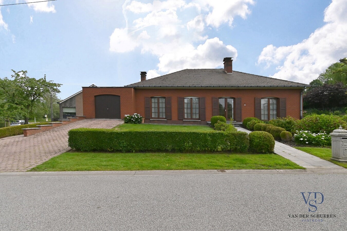 Tijdloze villa (alles op gelijkvloers). 