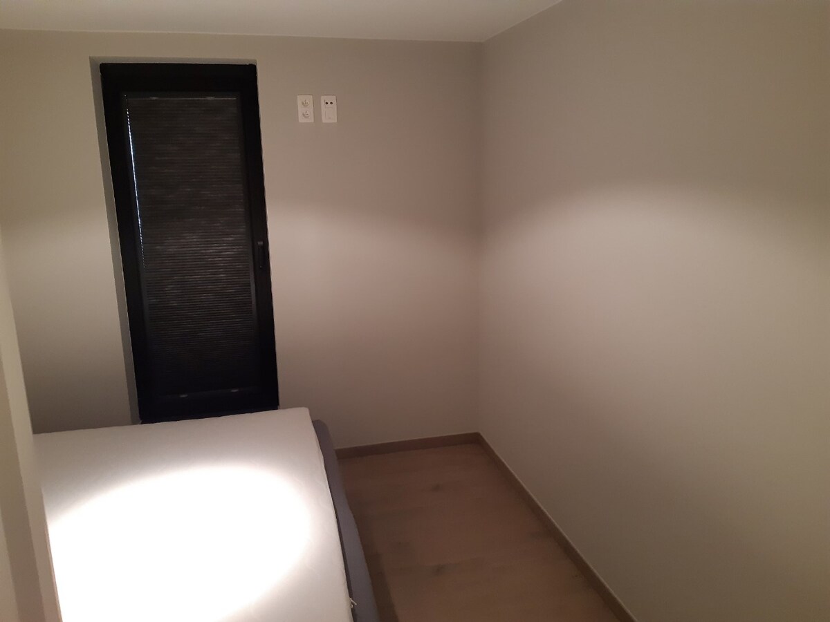 Uitstekend gelegen BEN-appartement in hartje Asper. 