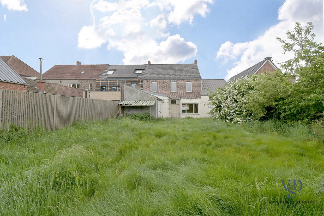 Ruime, op te frissen, gezinswoning 