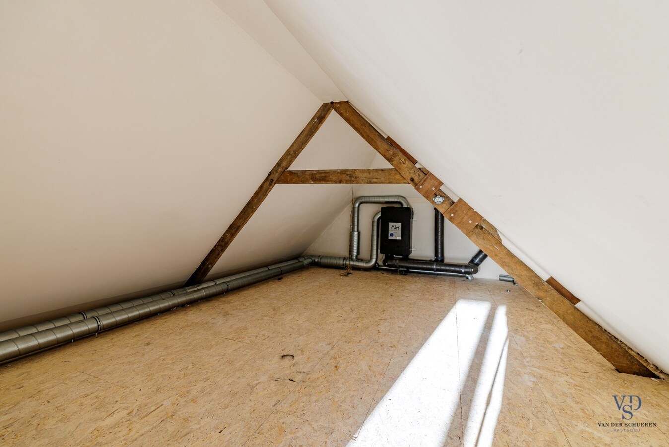 Gerenoveerde (stapel)woning met 3 slaapkamers 