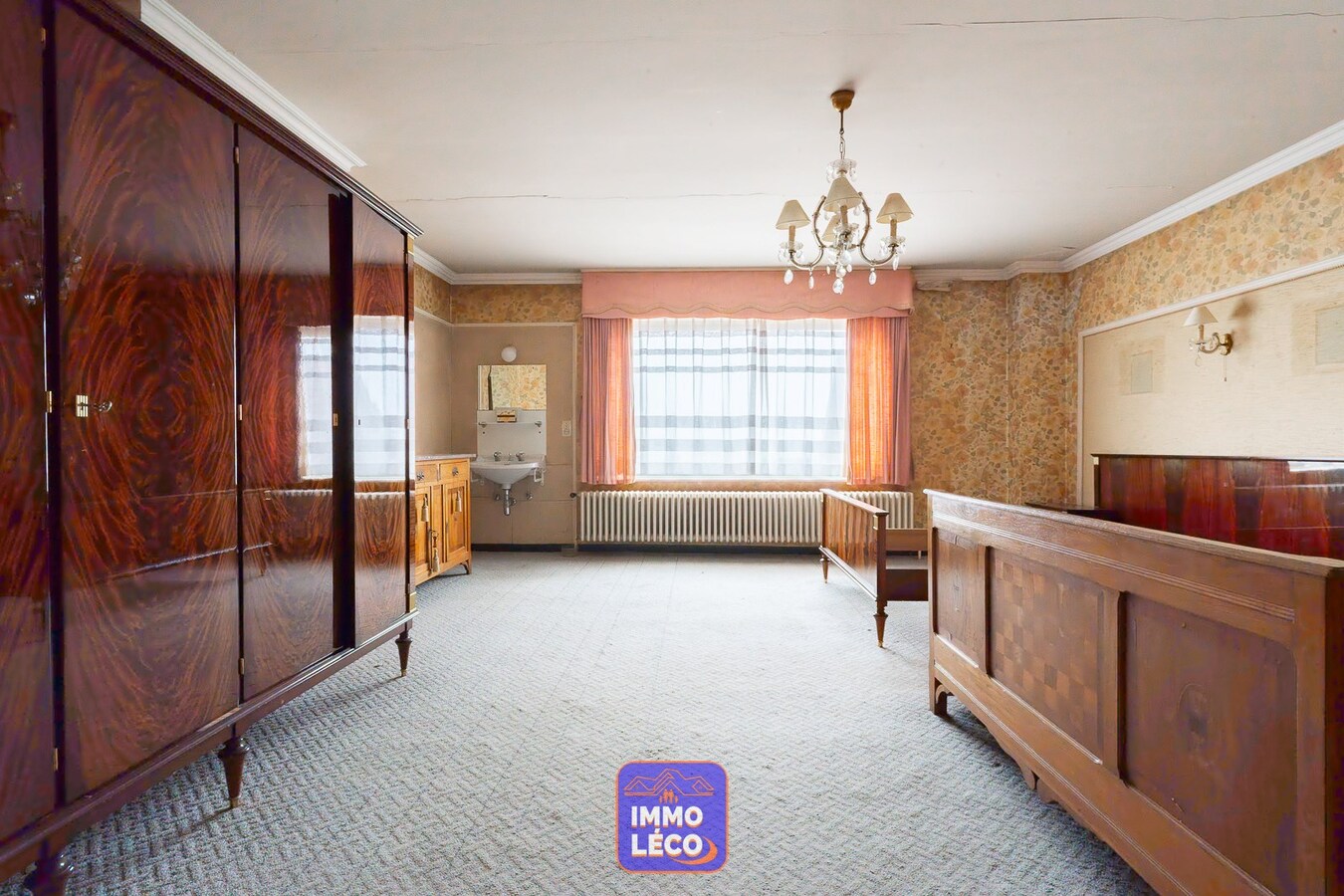 Ensemble immobilier avec maison et deux ateliers/entrepôts, RARE à la VENTE ! 