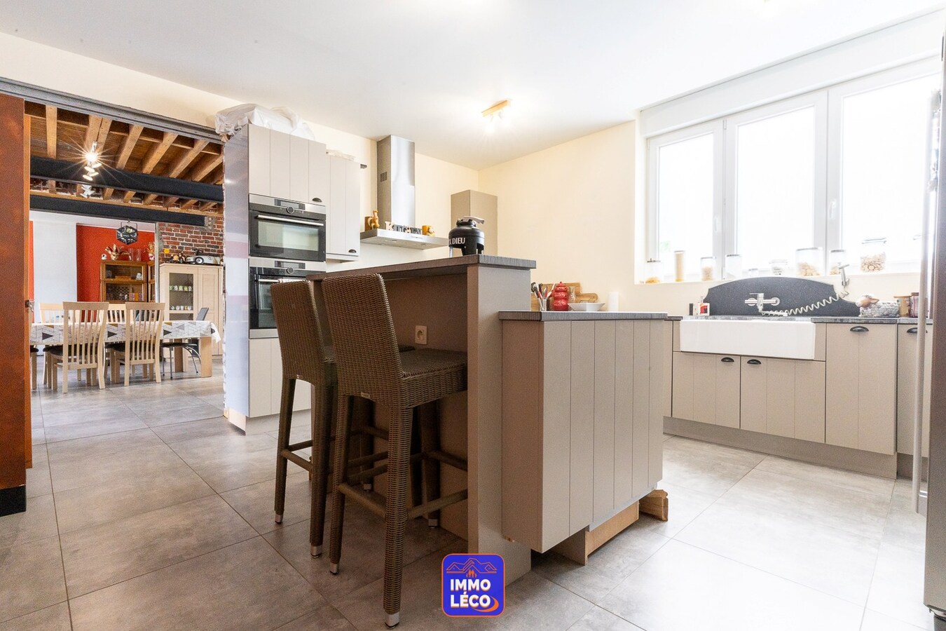 Grande maison d'habitation avec jardin, EXCELLENT POTENTIEL ! 