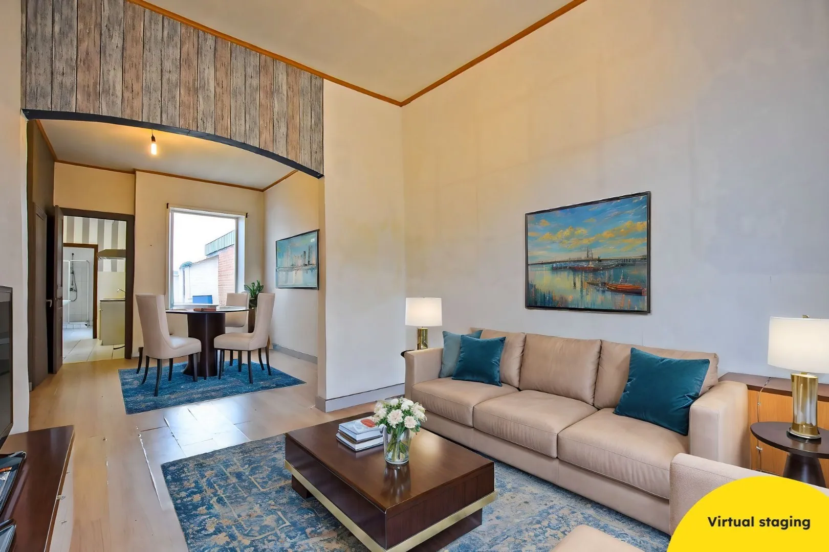 Deels gerenoveerde charmante woning in het hartje van Lo.