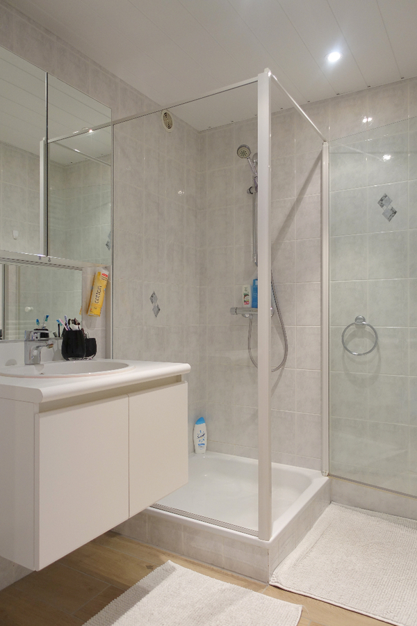 Vernieuwd appartement met 2 slaapkamers 