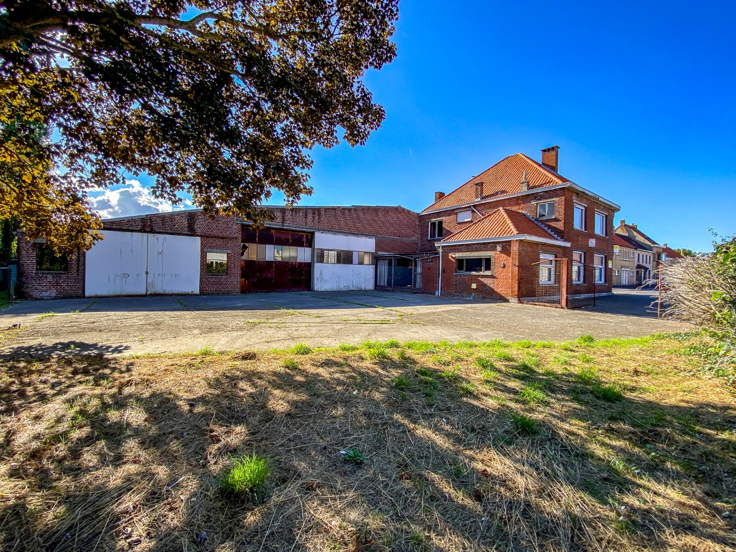 Woning met een enorm potentieel aan bruikbare oppervlakte op 1441m². 