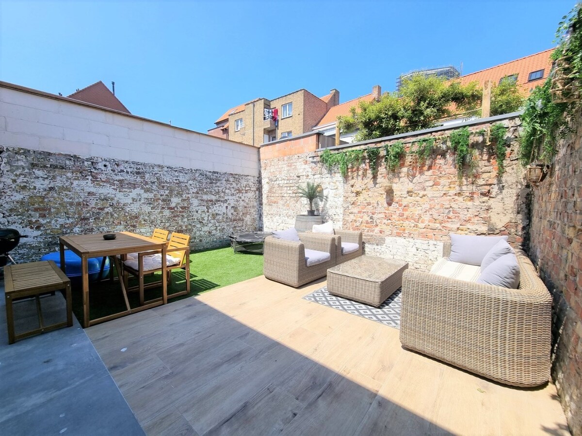 Knap gerenoveerde gezinswoning vlakbij het strand te Heist 