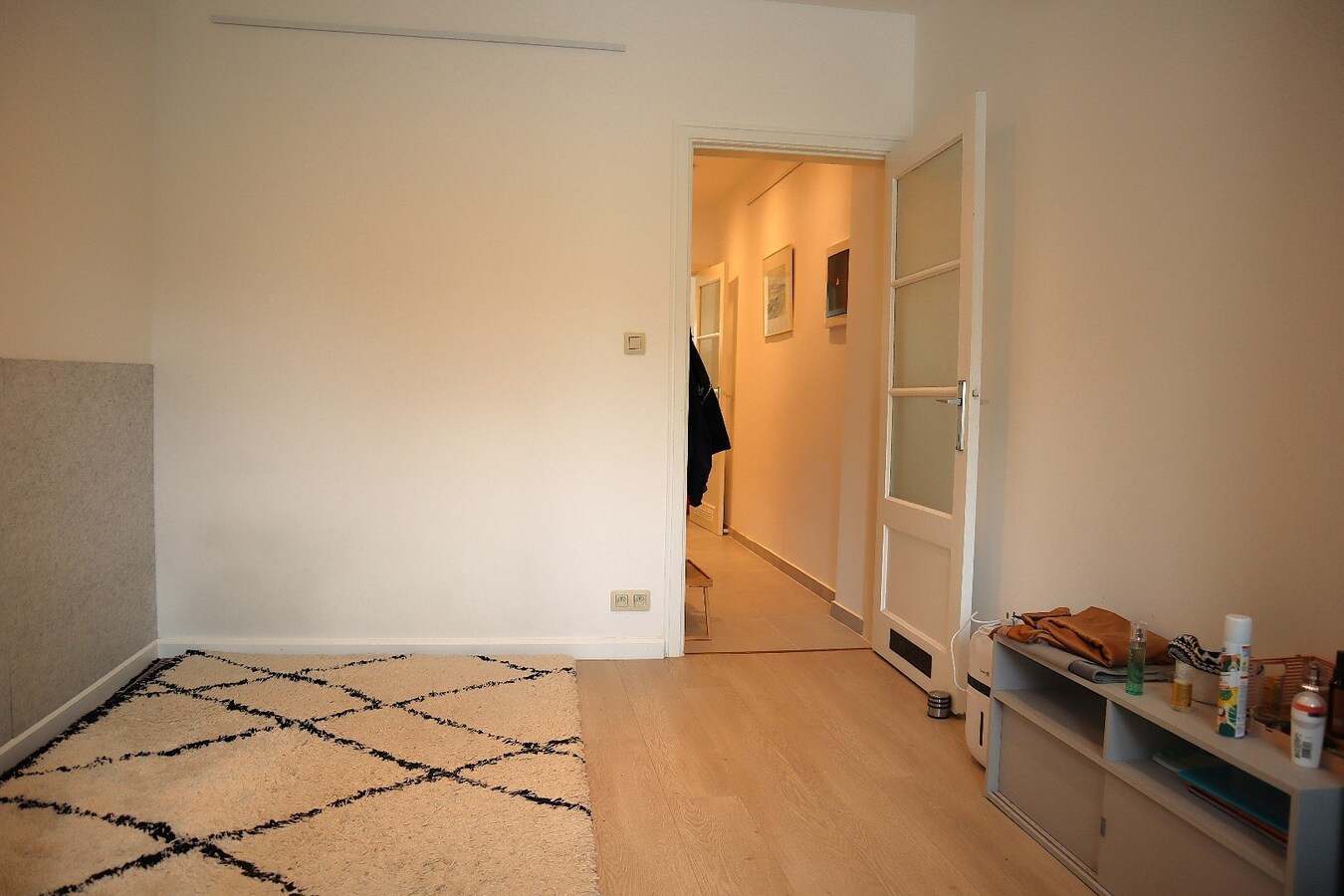 Nieuw gerenoveerd 1 slaapkamer appartement/studio te Elsene 