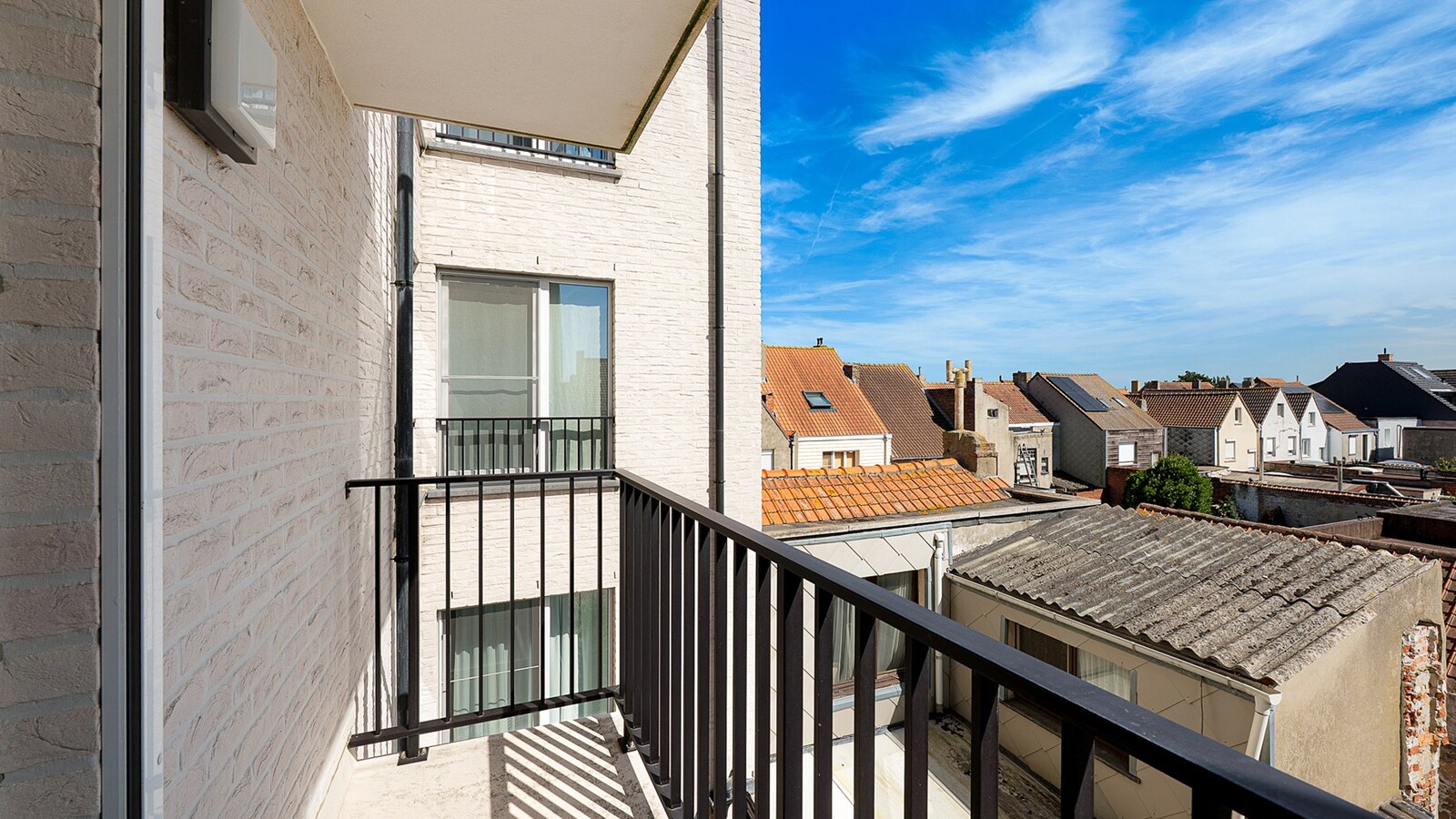 Subliem recent appartement (2020) op toplocatie op slechts 300 meter van de zeedijk te Heist 