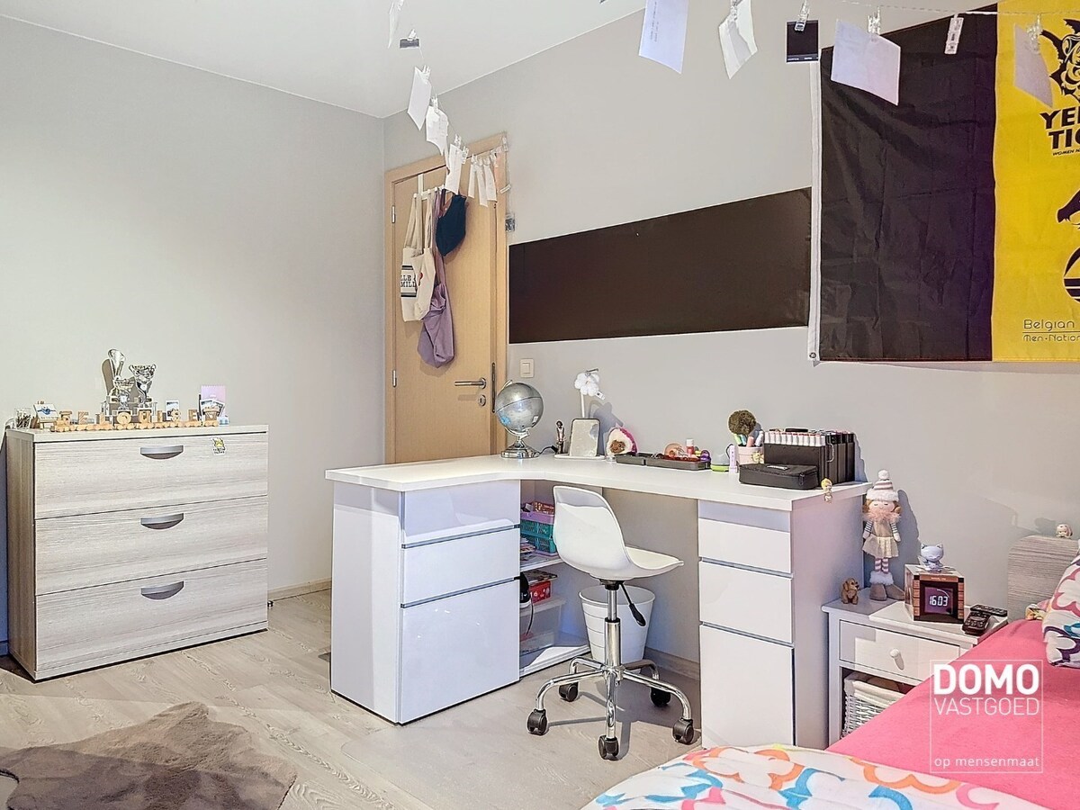 Instapklare en zeer ruime woning te Kuringen. 