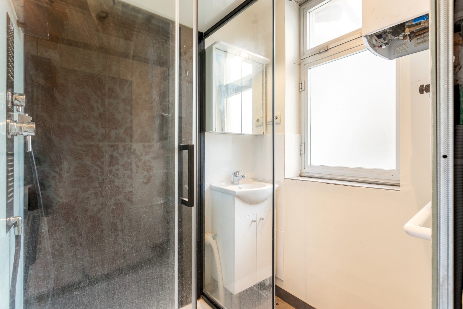 Te renoveren woning te Buizingen met veel potentieel op 1a35ca 