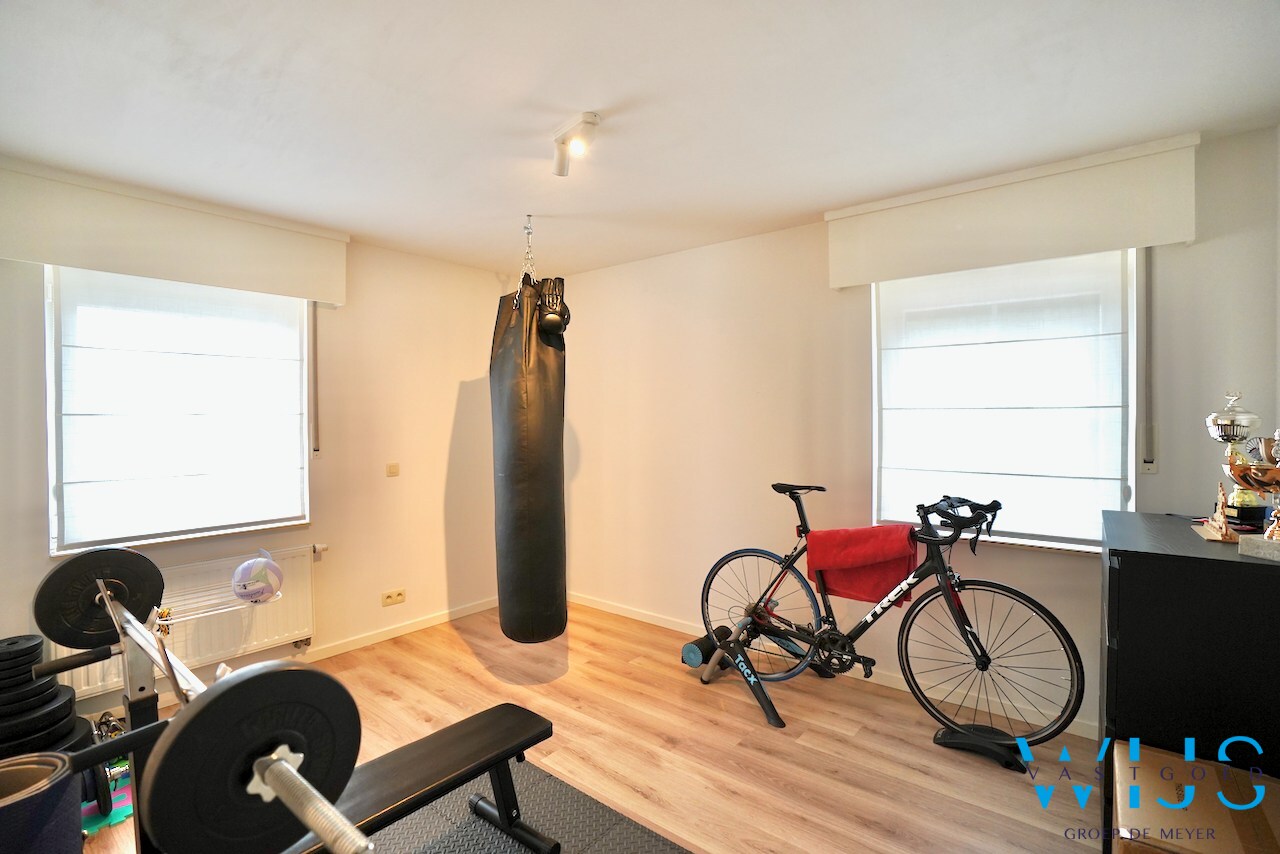 Prachtige recente woning in een zeer rustige wijk te Ertvelde ! 