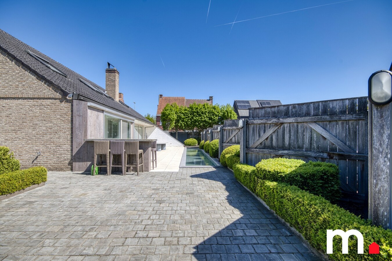 Unieke instapklare Villa te Emelgem op 621m² op TOPligging ! 