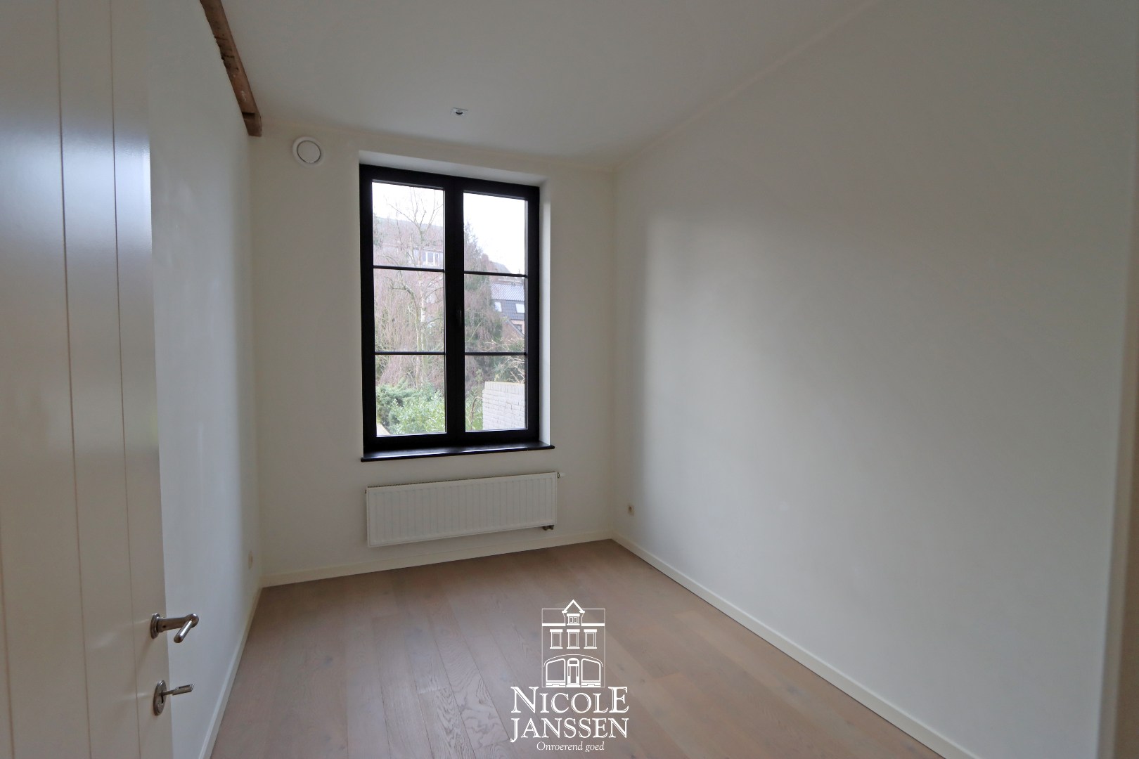 Nieuwbouwwoning met tuintje 