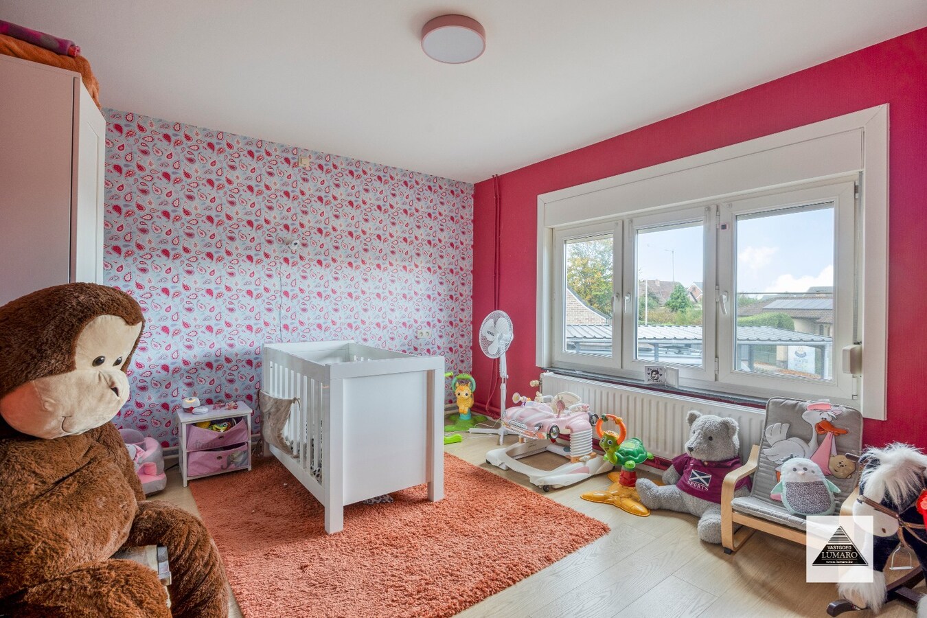 Gezinswoning met 5 slaapkamers, zonnepanelen 