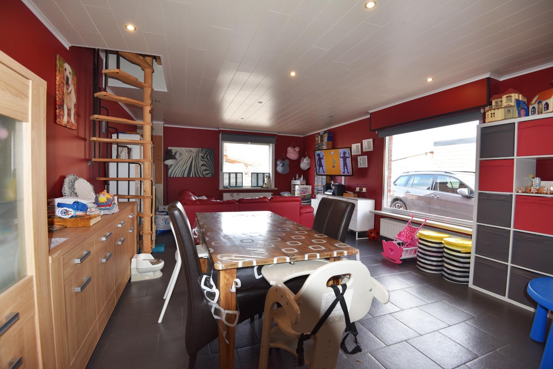 Woning met 2 slpks, garage en tuin te Adegem 