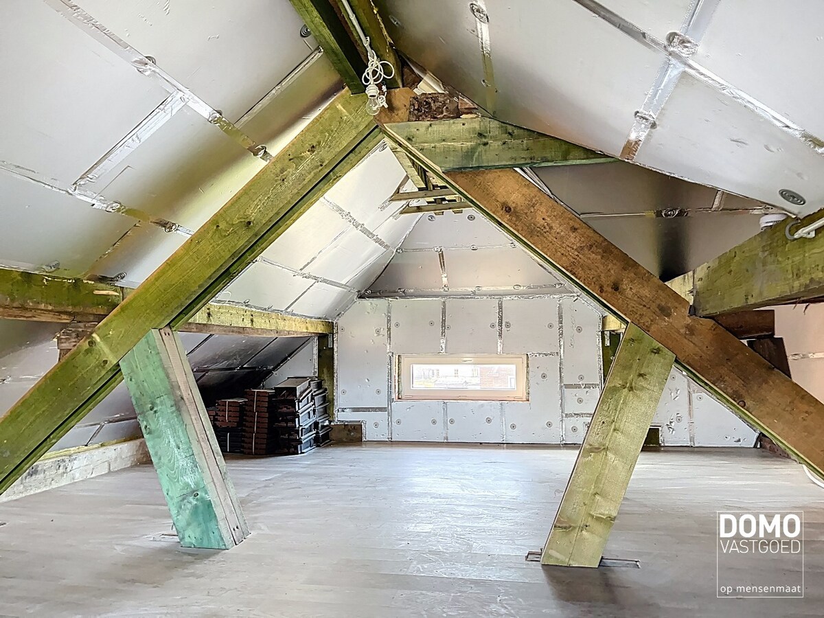 GERENOVEERDE HALF OPEN BEBOUWING MET GARAGE TE MELDERT (LUMMEN) 