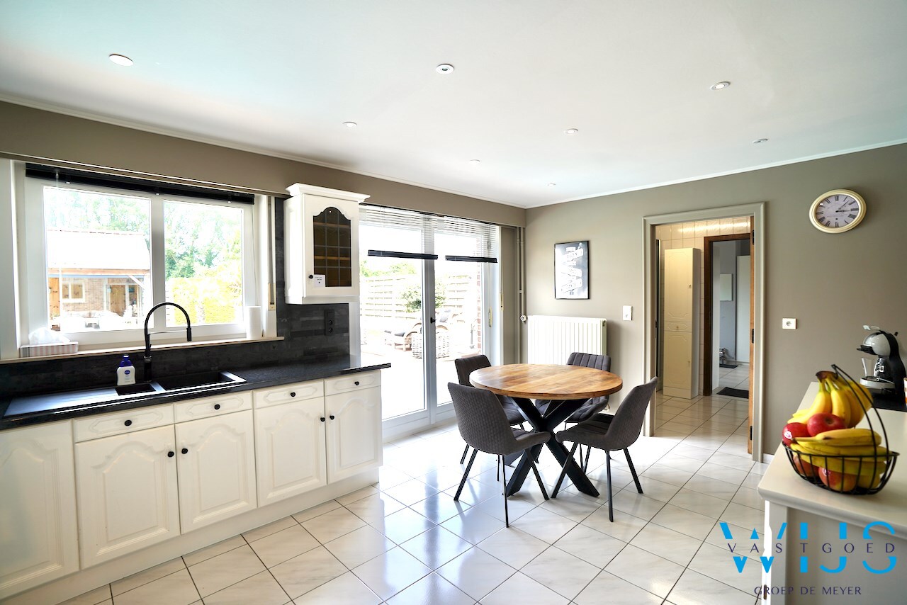 Woonhuis met prachtig zwembad te ERTVELDE ! 