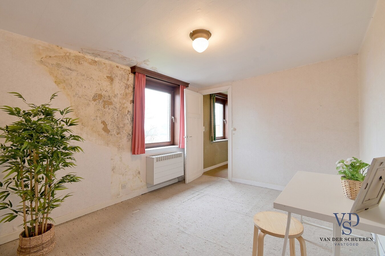 Bijzonder ruime gezinswoning. 