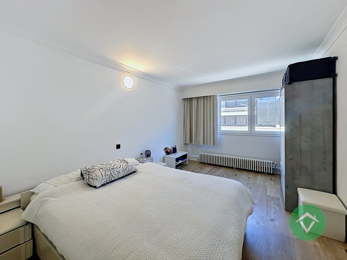 Ruim duplex-appartement met 2 slaapkamers en terrassen in hartje Torhout 