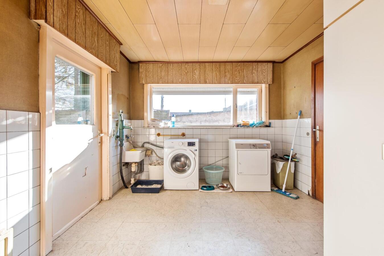 Ruime vrijstaande woning met garage op een perceel van 915 m² 