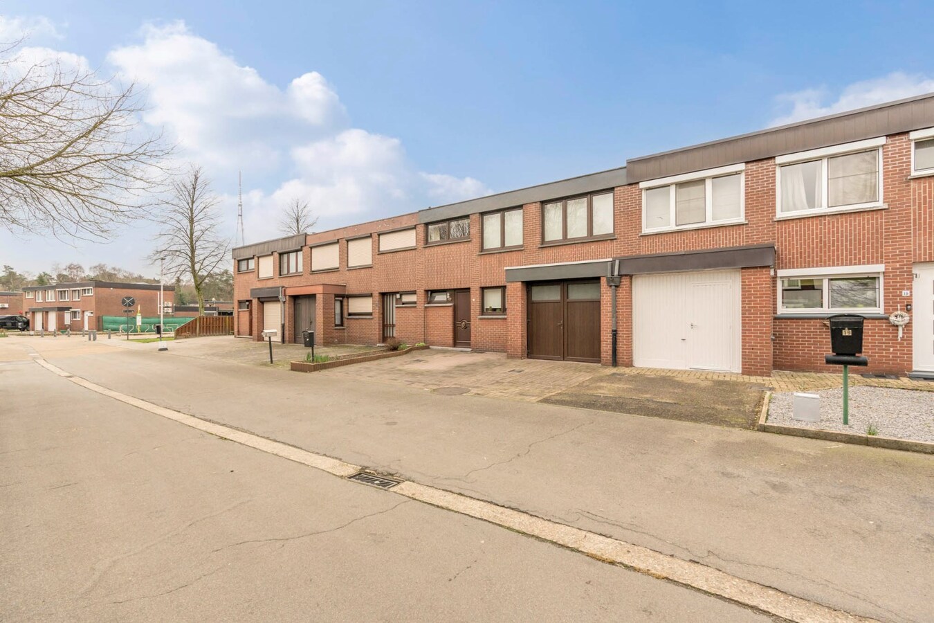 Ruime woning met 4 slaapkamers. 