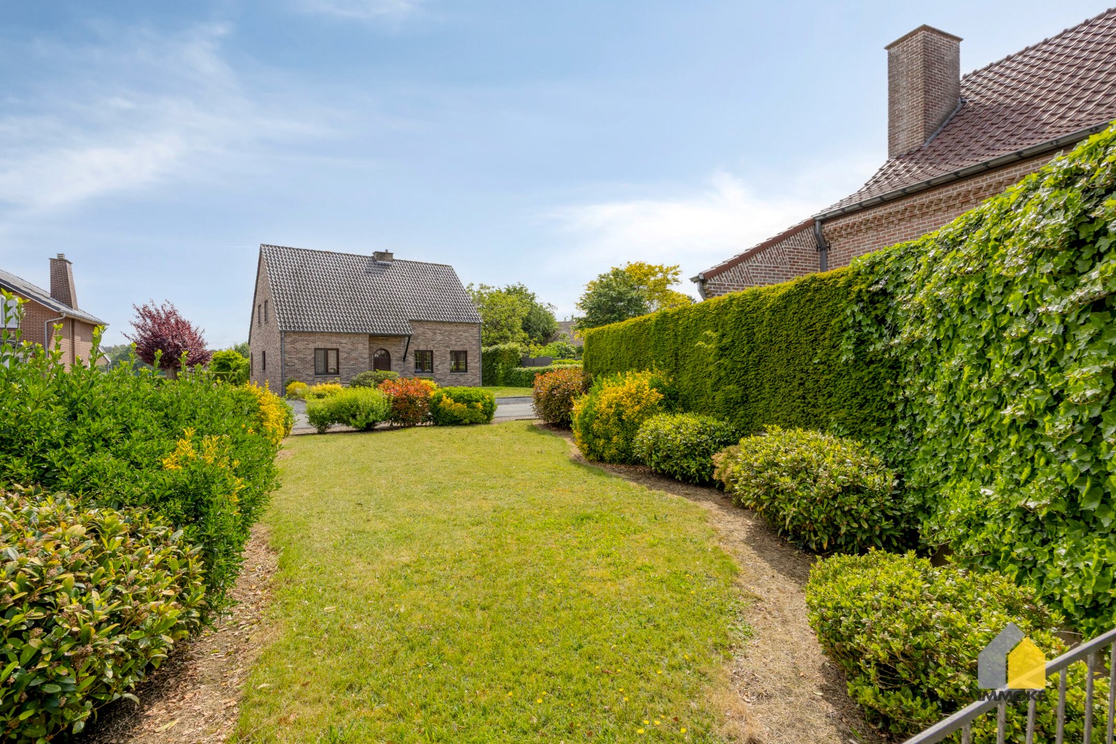 Te renoveren woning met 3 slpks op een perceel van 6 a 44 ca. 