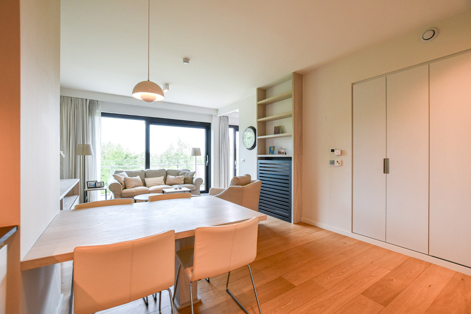 Moderne assistentiewoning met ondergrondse berging en parkeerplaats in De Haan, vlakbij strand, duinen en zee 