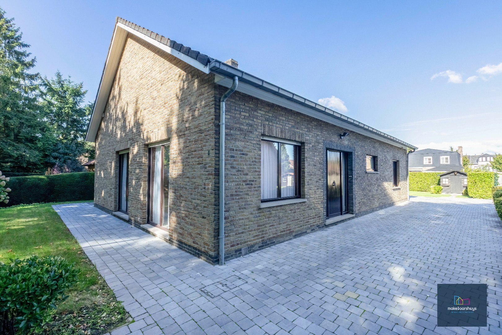 VERKOCHT !!! Goed onderhouden bungalow nabij centrum Mariakerke 