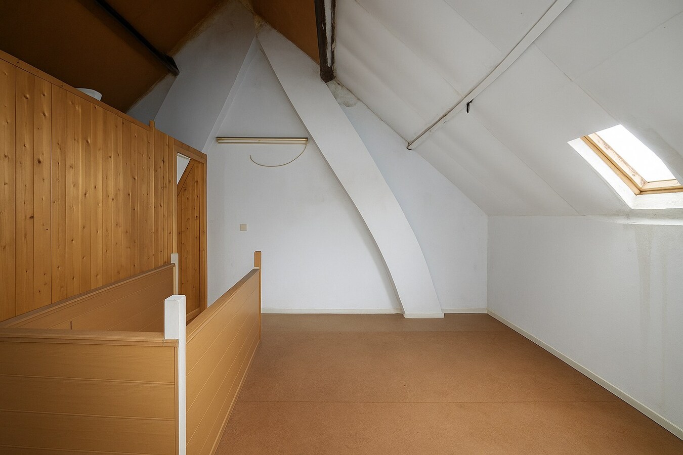 Te koop: Charmante centraal gelegen stadswoning met vijf slaapkamers in hartje Sint-Niklaas! 