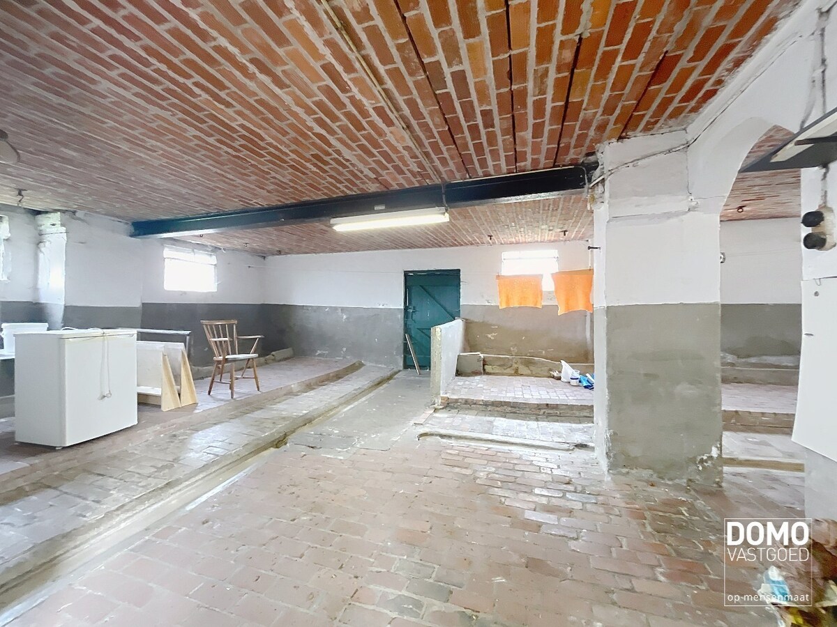 Authentieke open bebouwing met bijgebouwen en potentieel in Tuilt-Kuringen 