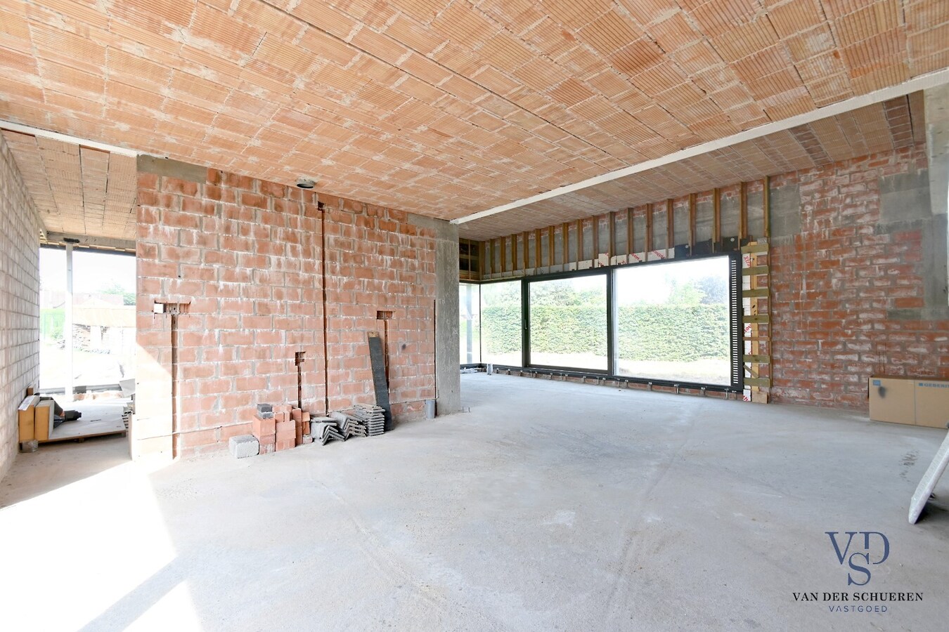 Eigentijdse woning (nog af te werken) te Vurste. 