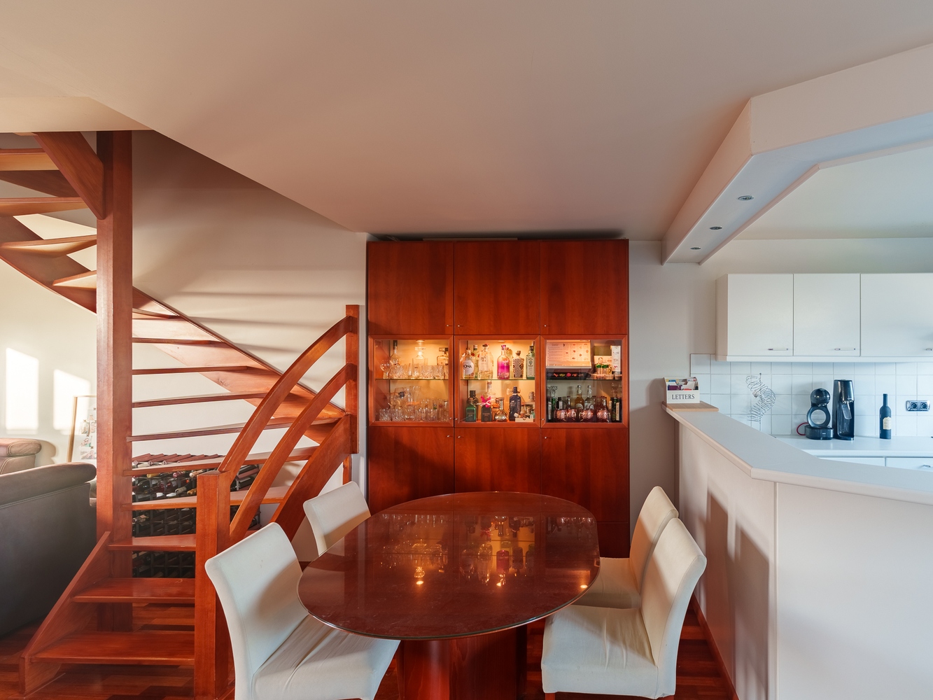 Instapklaar duplexappartement te Waarschoot. 