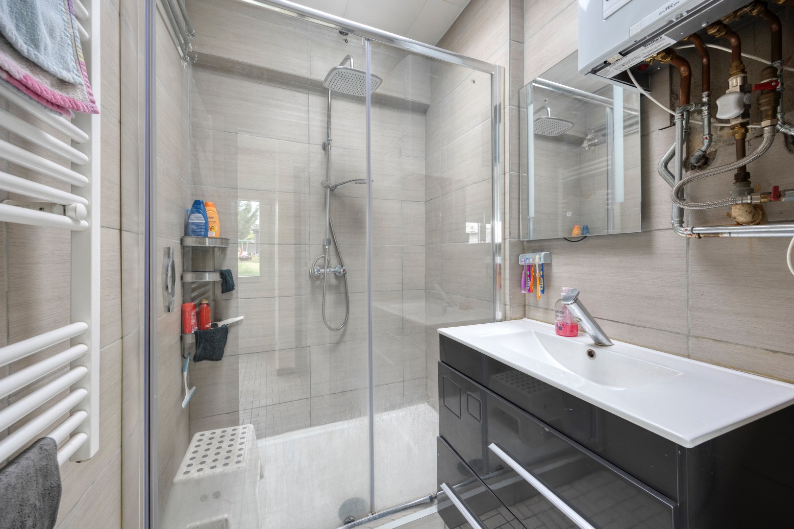 Instapklare woning met 4 slpk en ruime tuin 