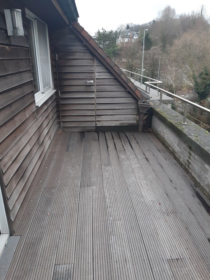 Ruim appartement met 2 terrassen naast Carrefour. 