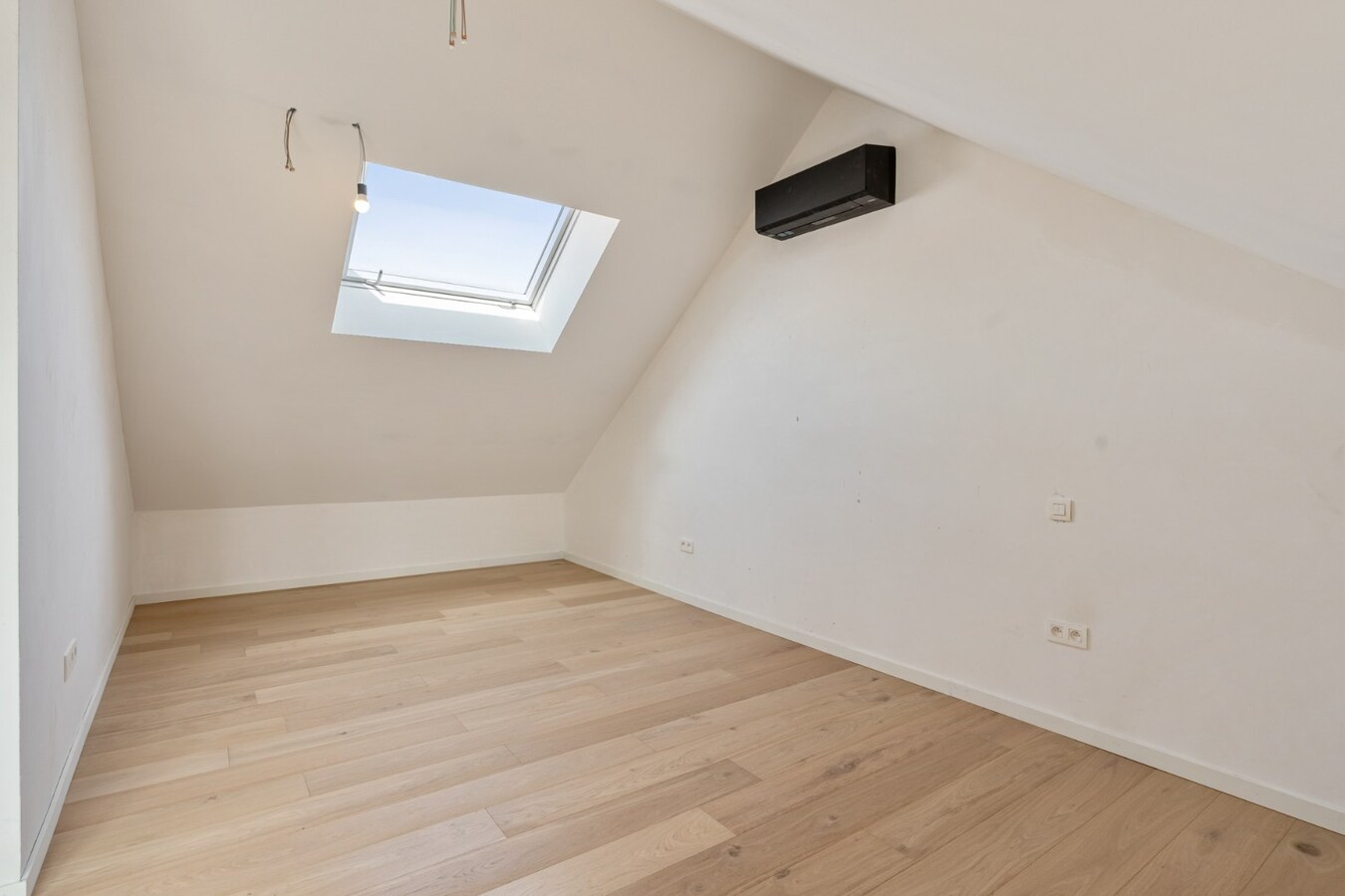 Exclusieve woning in volledig heropgebouwde hoeve op een perceel van 4a33ca! 