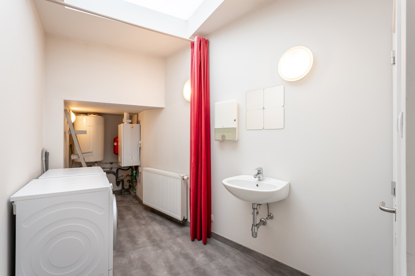 Stadswoning met mogelijke praktijkruimte te centrum Halle 