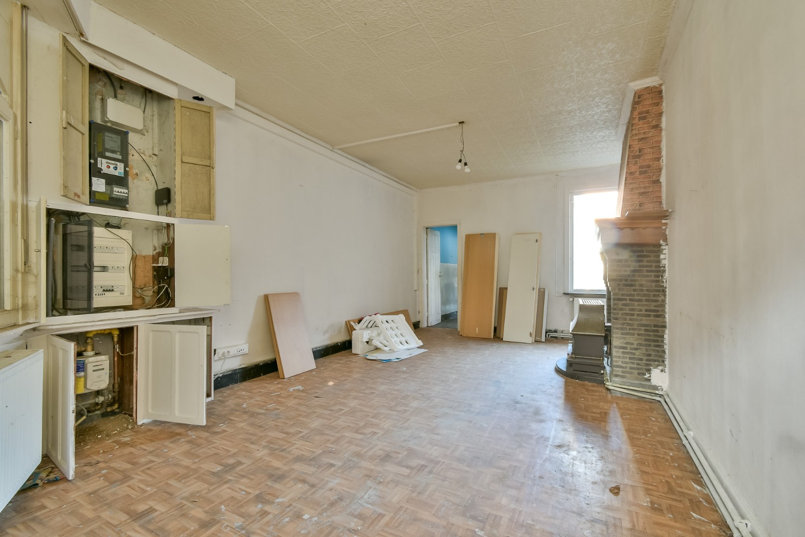 Te renoveren woningen met bijhorende loods! 