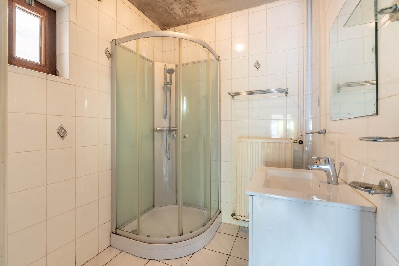 Ruime woning met drie slaapkamers 