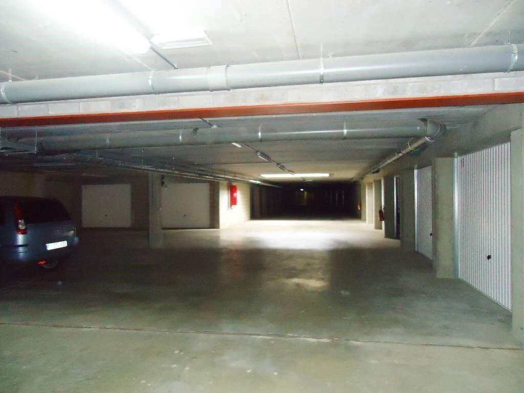 Afgesloten garage in residentie "Ta Pagonia" 