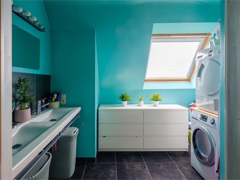 Instapklaar appartement met zicht op water. 