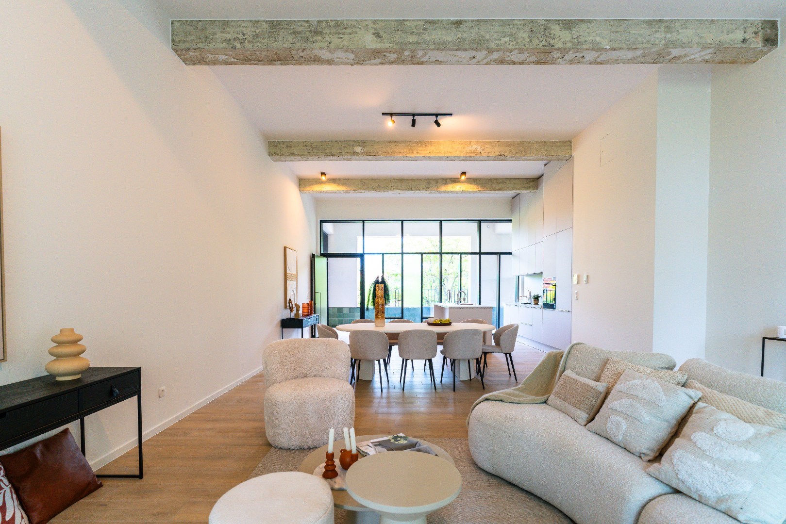 Instapklaar appartement in de stijlvolle Ambiorixkazerne 