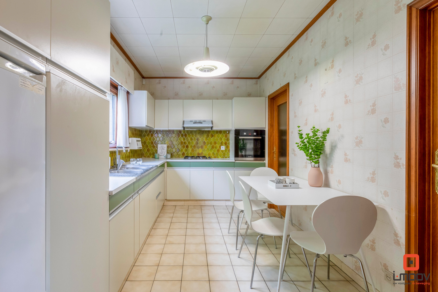 Ruime bungalow met prachtige tuin en garage 