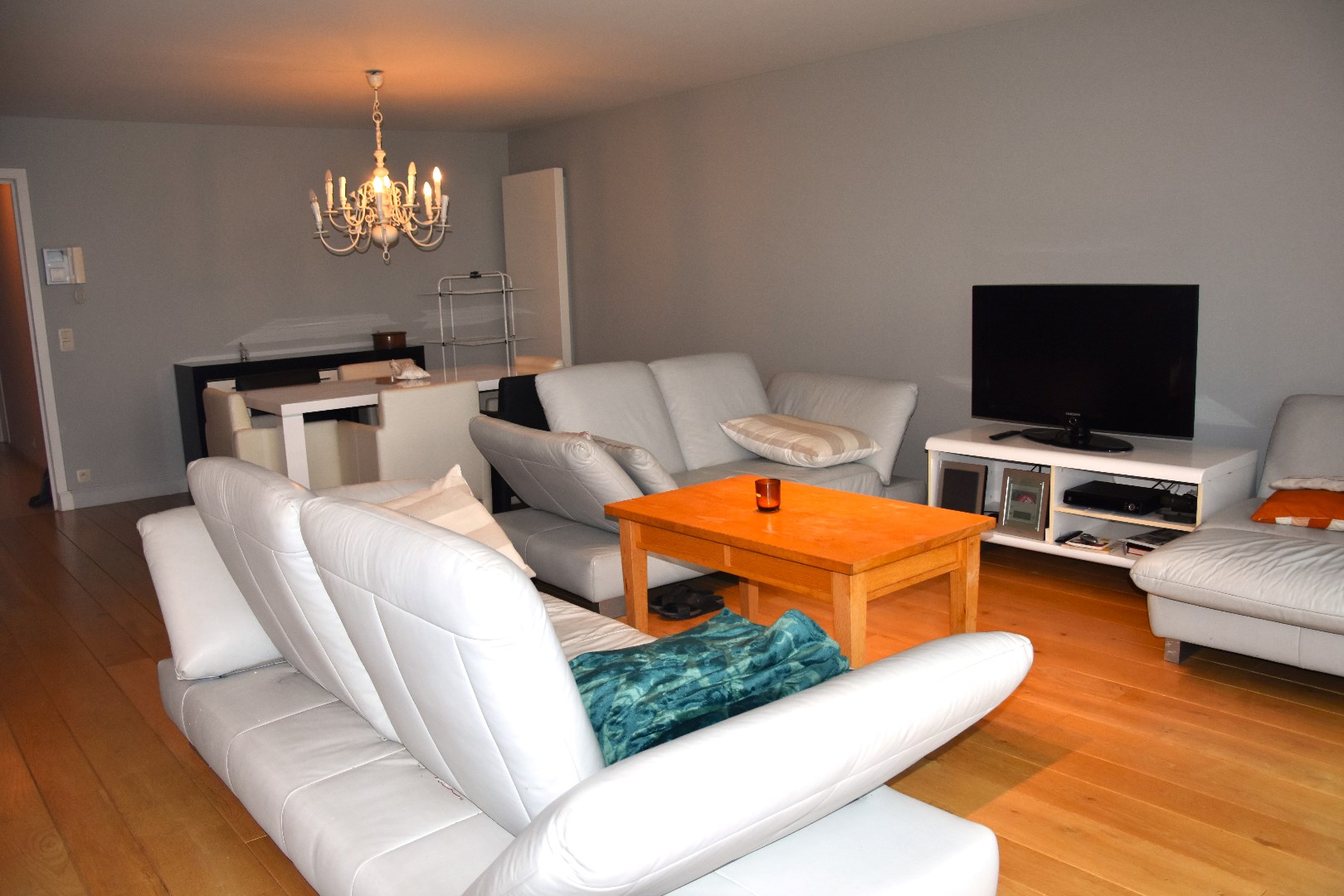 gemeubeld appartement met 2 slaapkamers 