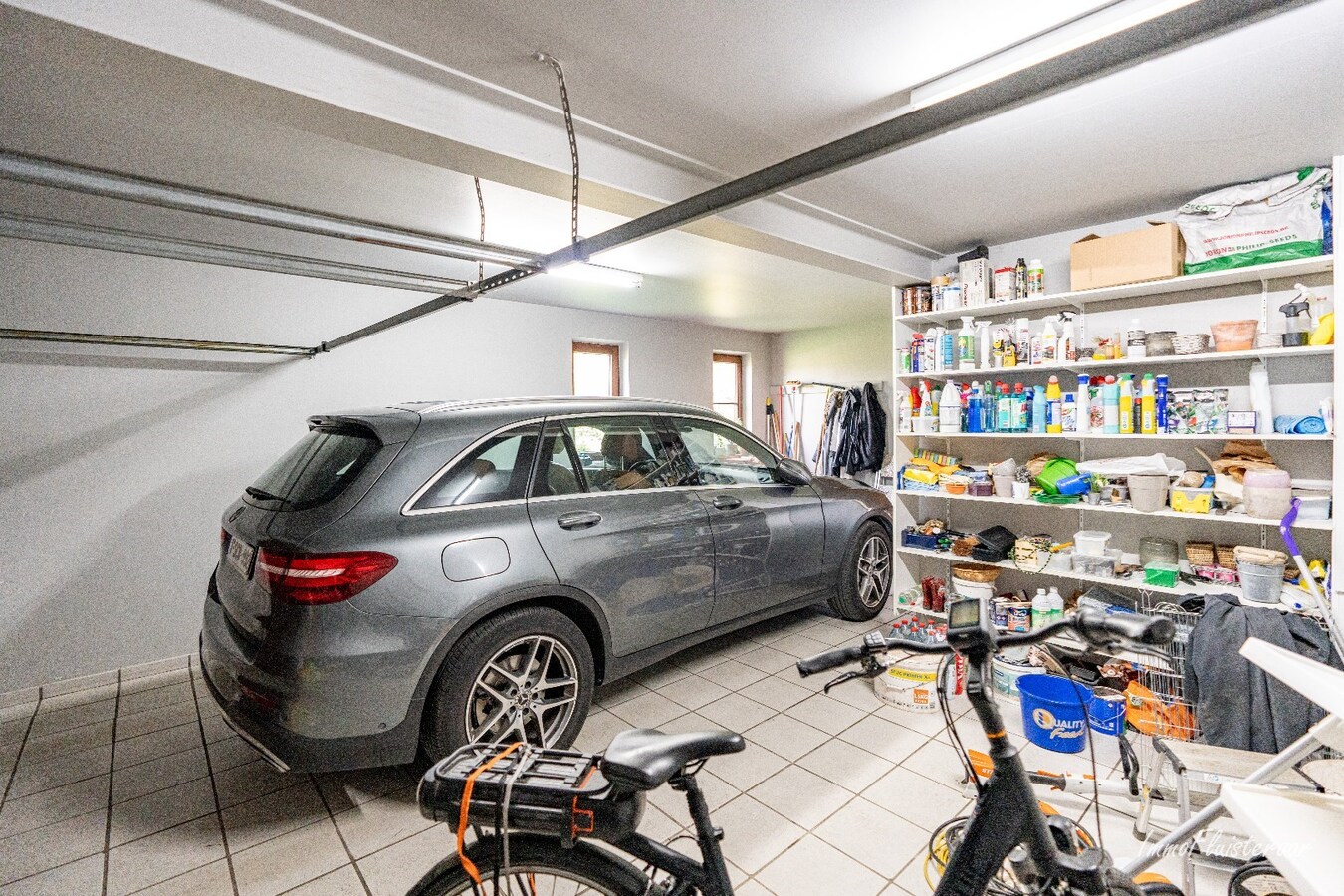 Prachtige villa met een ruim stalgebouw op ca. 2,2 ha te Dilsen-Stokkem 