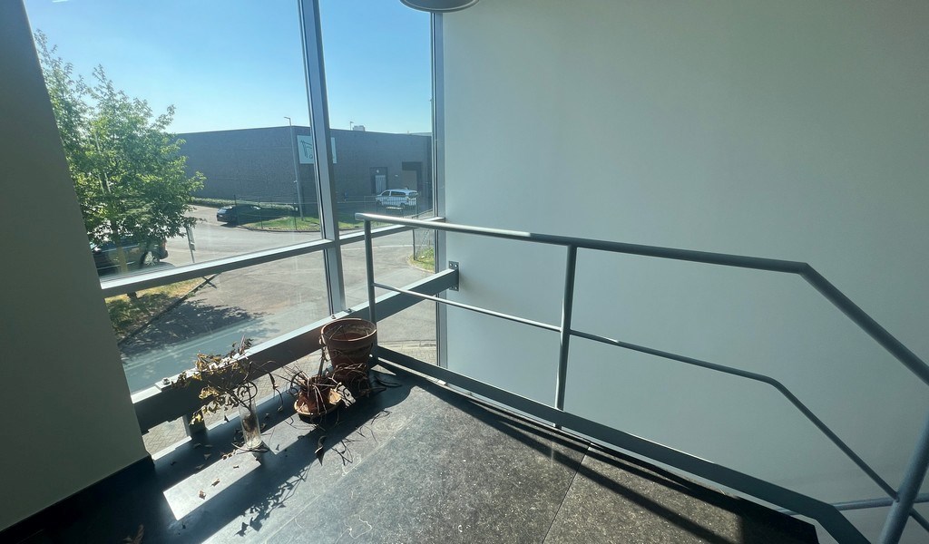 Logistiek bedrijfspand te huur in de haven van Gent