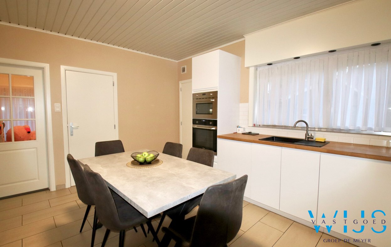 Tof woonhuis met 3 slaapkamers en tuin te Boekhoute ! 