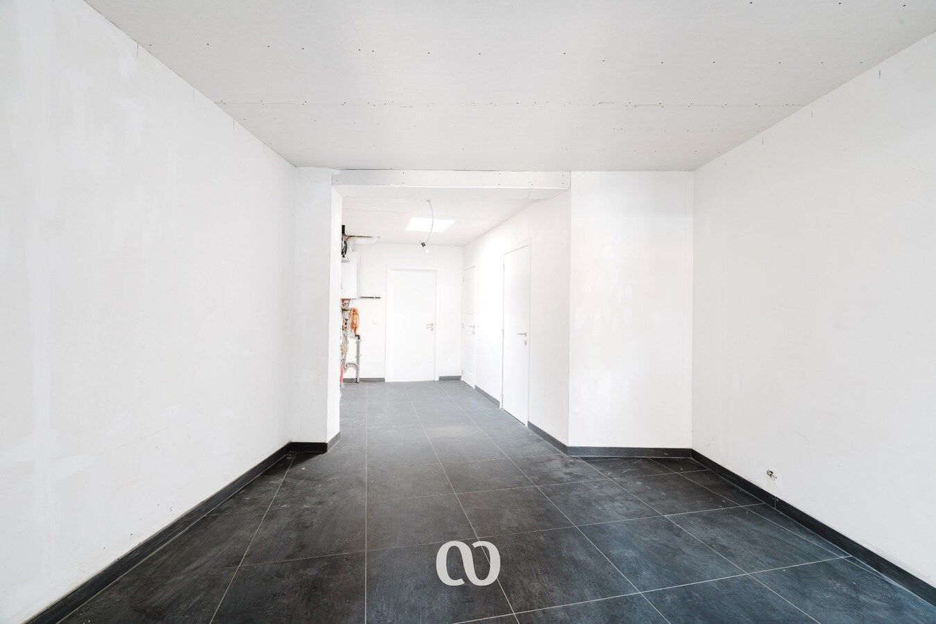 Instapklare gerenoveerde woning met ruime aanbouw en grote tuin in Brakel 