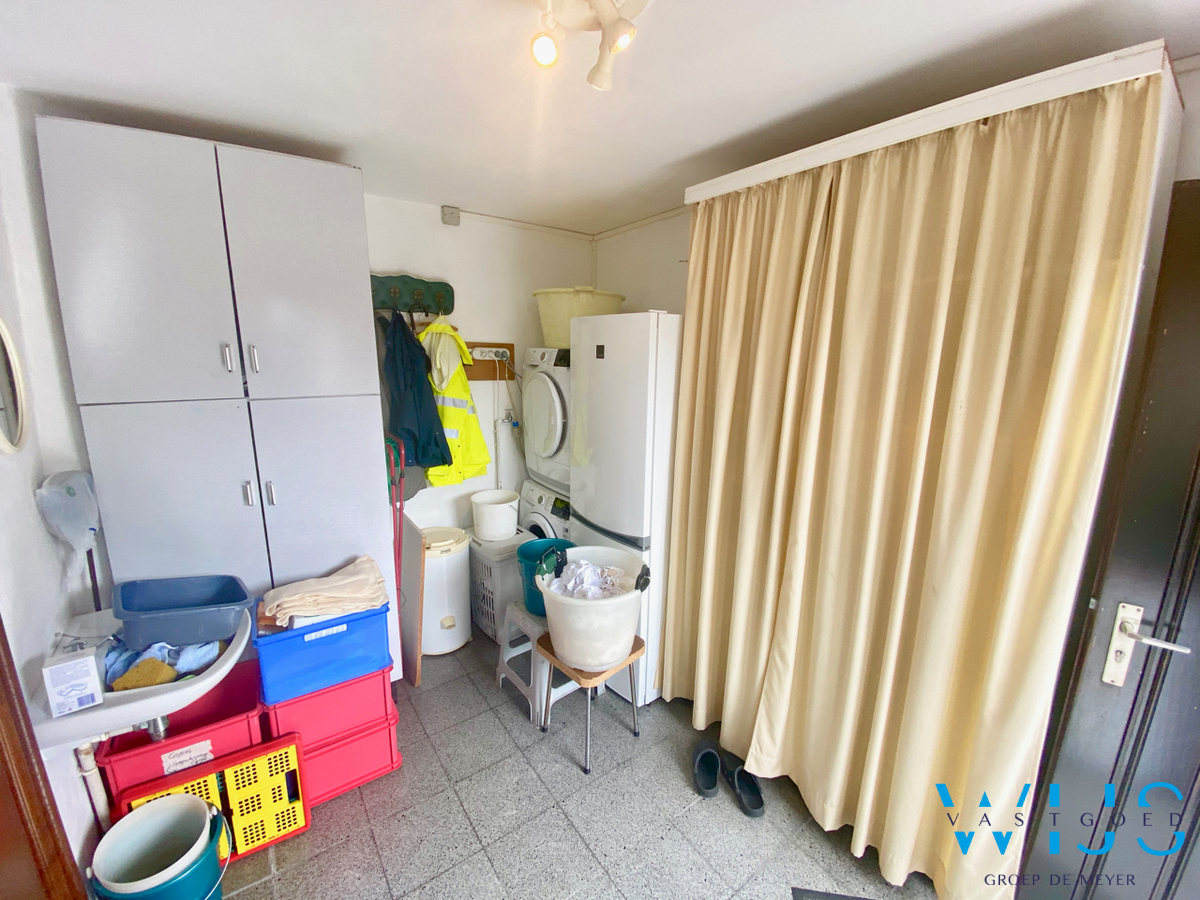 Stevige gezinswoning op SUPER locatie te Eeklo! 