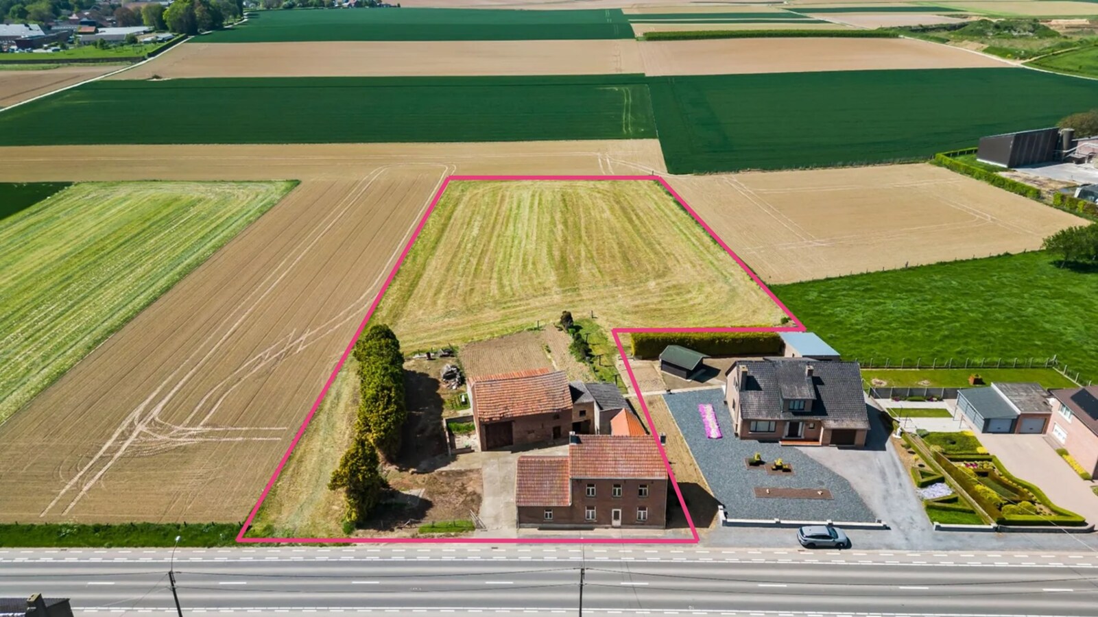 Renovatiewoning op perceel van 6854 m² 